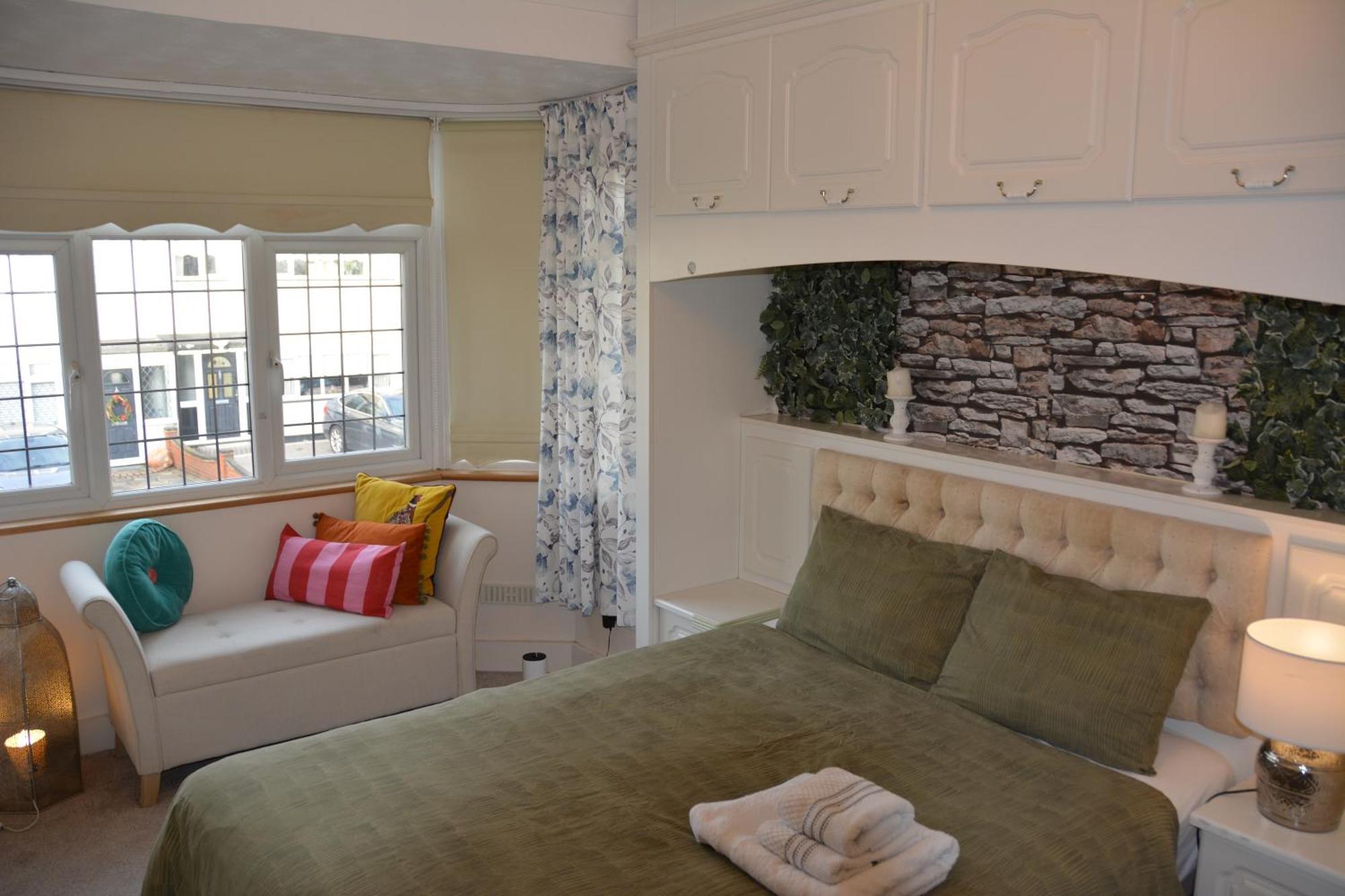 Cozy, Modern, Spacious 4 Bedroom House In London Romford Extérieur photo