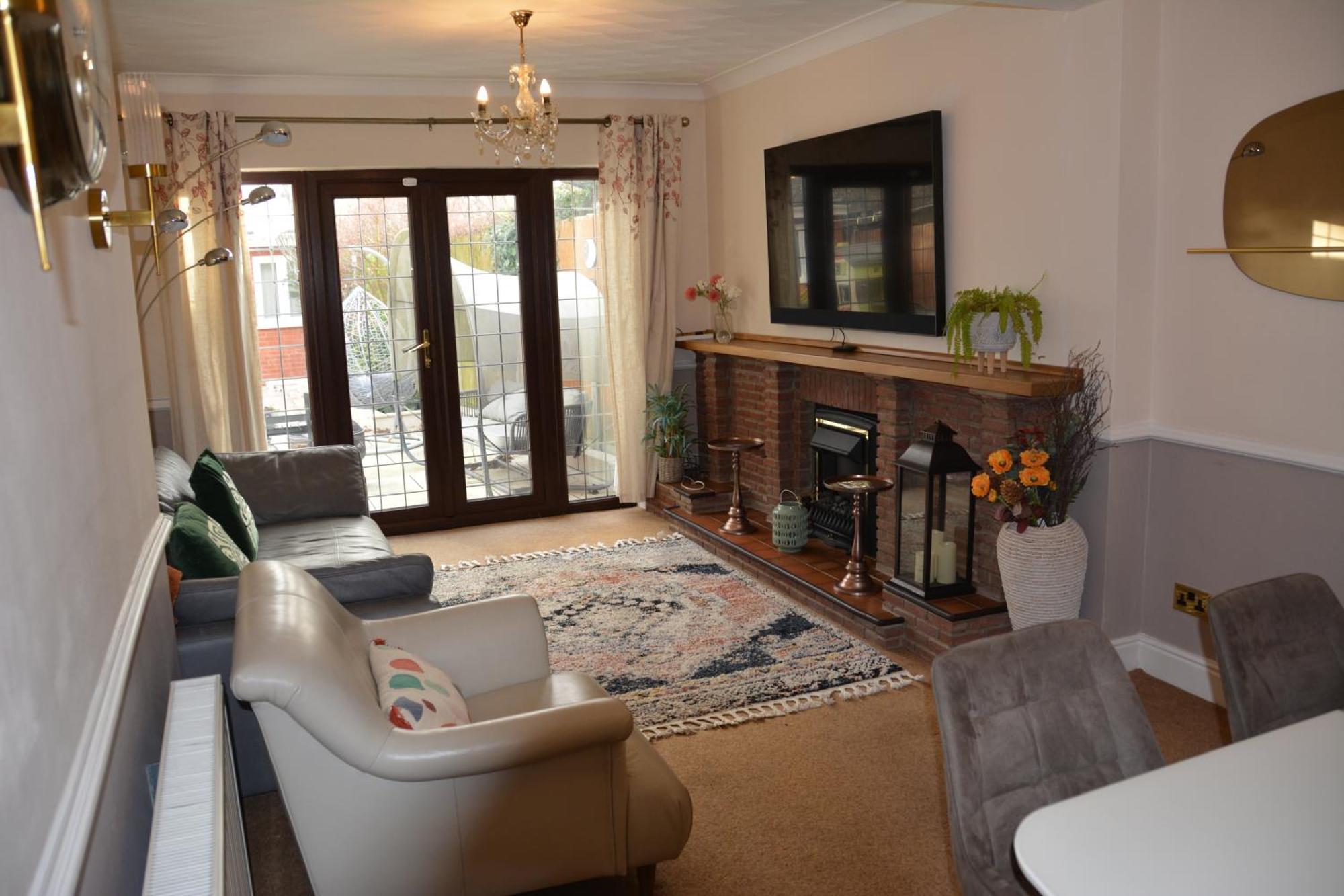 Cozy, Modern, Spacious 4 Bedroom House In London Romford Extérieur photo